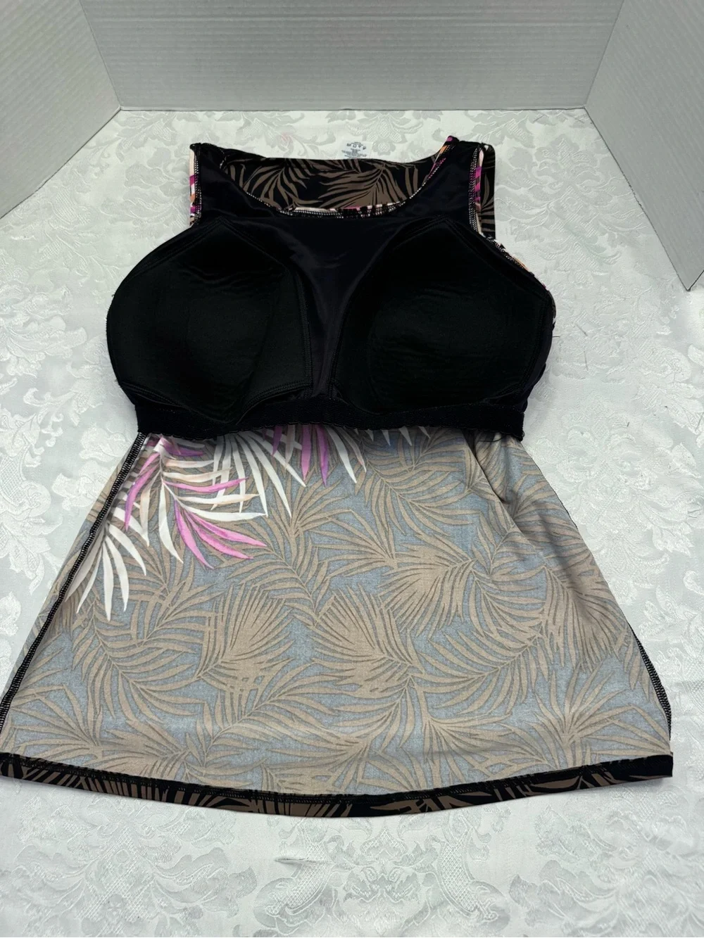 Lands’ End 12D High Neck Modest Tankini Swimsuit Top‎ Palm Leaf Brown Resort